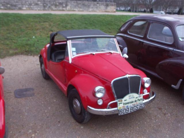 Un mini cabriolet mignon tout plein