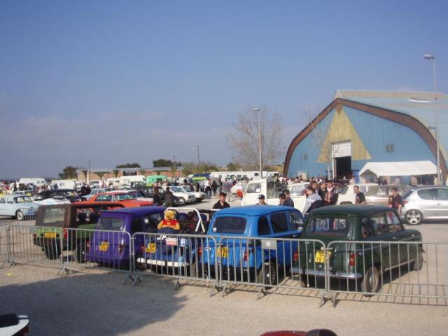 le club au premier plan dés l'entrée au parc d'expo