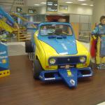 4L "Renault F1"  vue dans une concession Renault