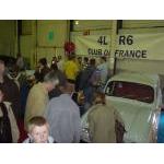 le stand à l'heure de l'apéro ... noir de monde