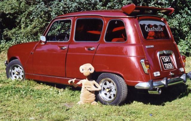 la mascotte de l'auto, E.T