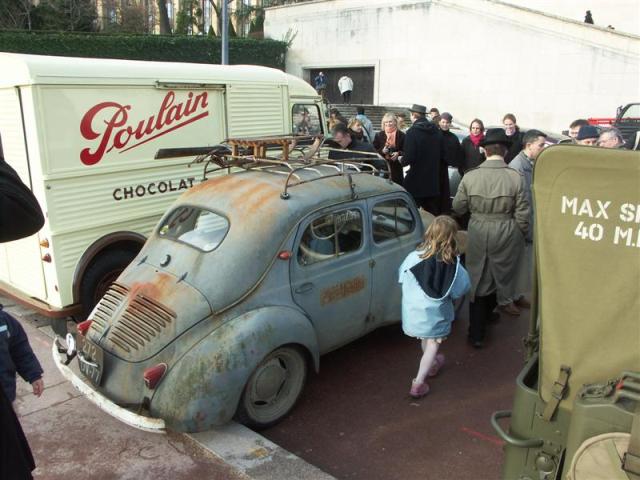 Une 4cv dans son jus