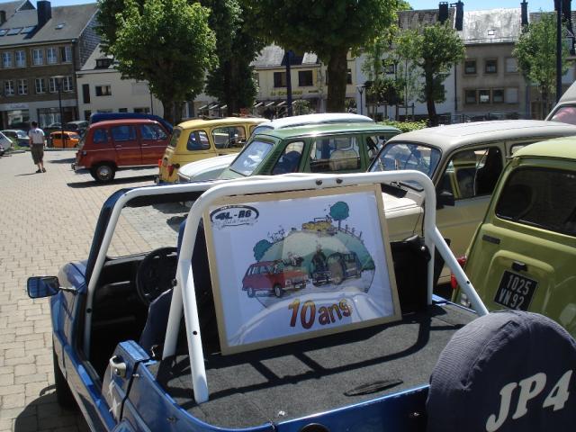 Un beau dessin dans une belle voiture