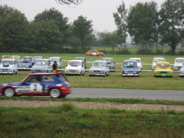 Les trelles admirent le style de pilotage de Ragnotti au volant de la R5 Maxi Turbo