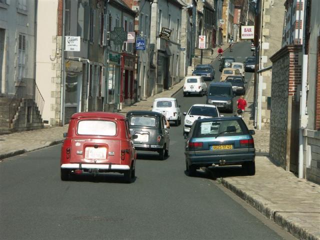 le convoi à l'assault des villes, poussez vous!