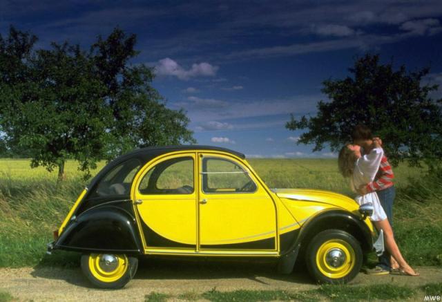 1982_Citroen_2CV_Charleston